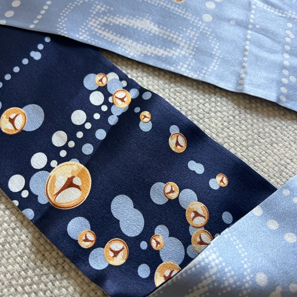 Cartier reversible men’s scarf.